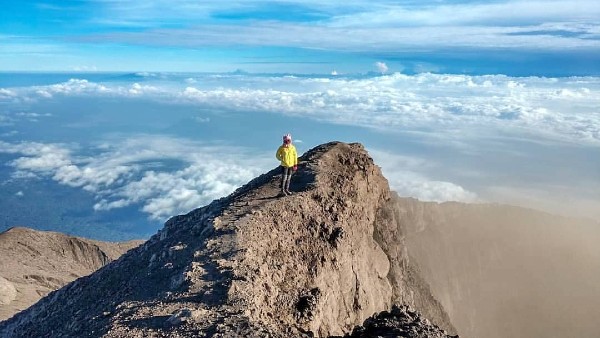 Destinasi Wisata Pendakian Gunung Terbaik Indonesia