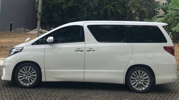 Alphard Rental with Driver