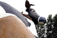 Dimana Lokasi Patung Sapi Raksasa